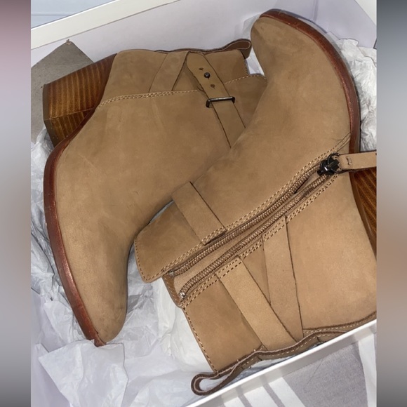 Witchery heeled nude boots - Picture 3 of 5